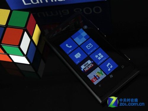 2011年最后一款旗舰诺基亚Lumia800评测